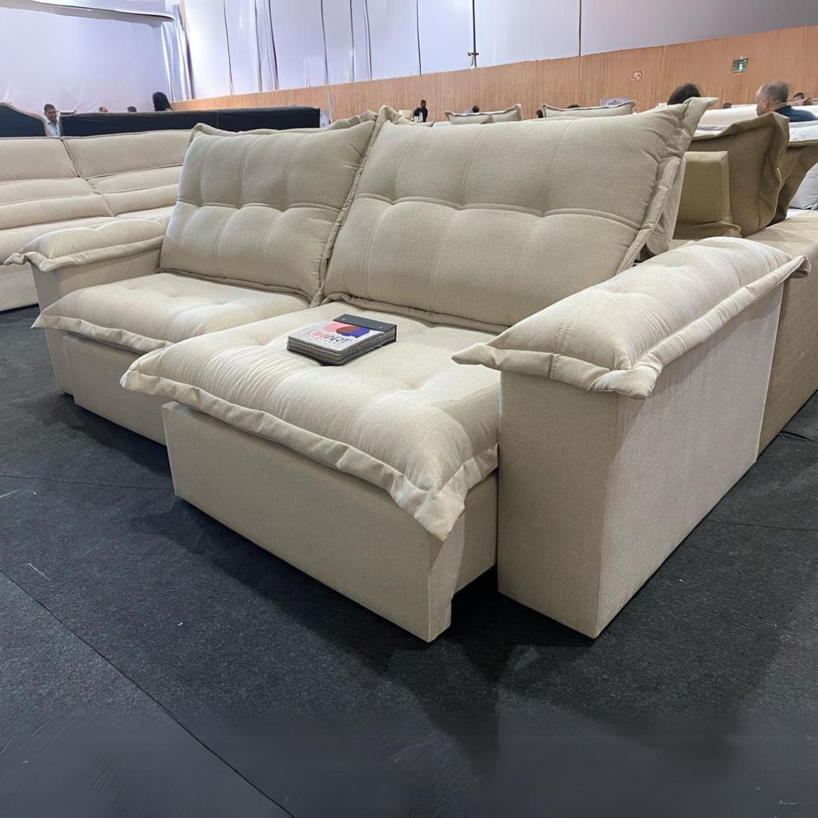 Sofá Retrátil e Reclinável Vancouver 2,10 m Linho Bege 3320 – UNIART ESTOFADOS - Móveis furniture