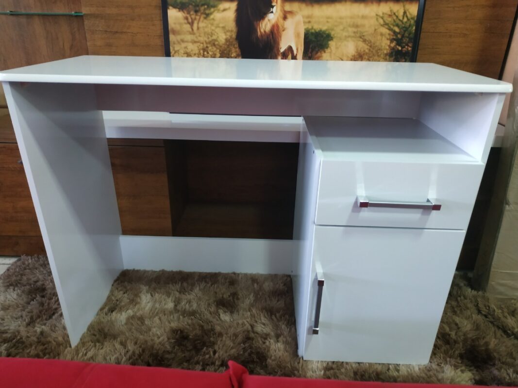 Escrivaninha Mesa para Notebook 1 Porta 1 Gaveta Isabele - Móveis furniture