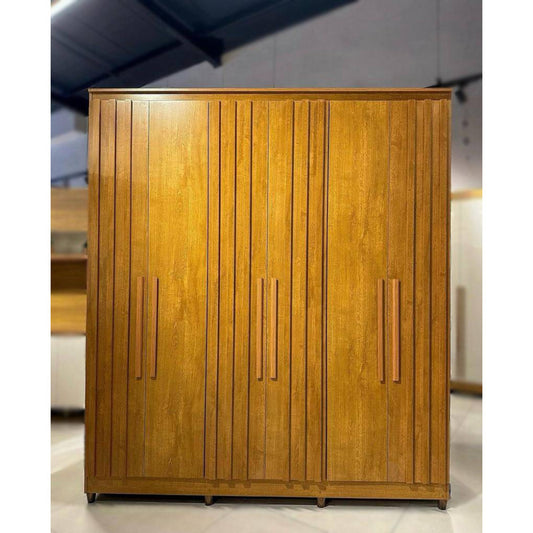 Roupeiro Oxford 6P sendo 4P Ripadas e 4G Peroba