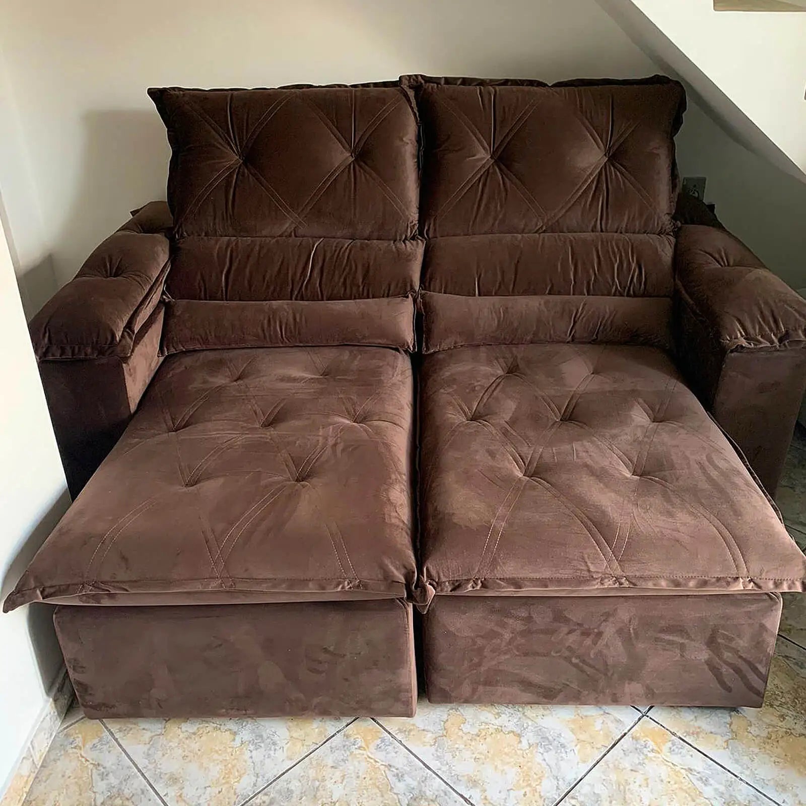 Sofá Santorini 2 Lugares Retrátil e Reclinável Fofíssimo MARROM Tecido Veludo 180cm Império