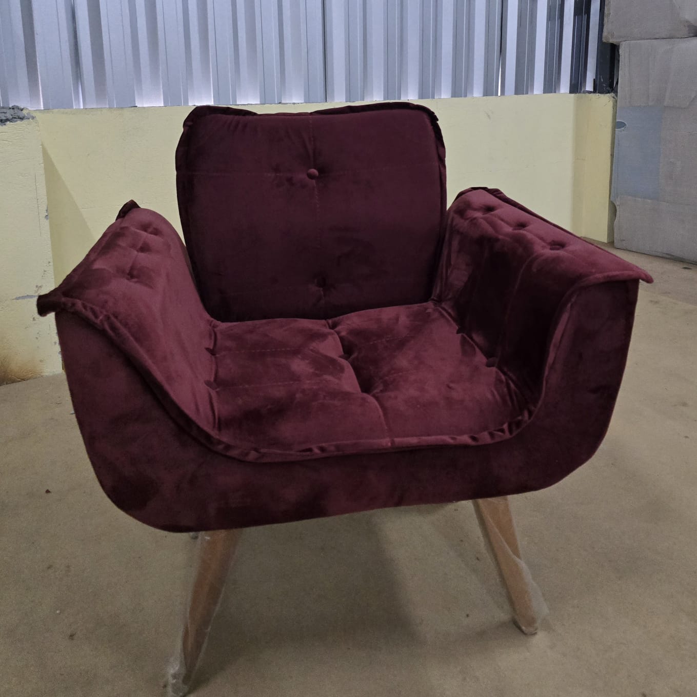 Poltrona Graziela Veludo Inca Bordo AL Estofados