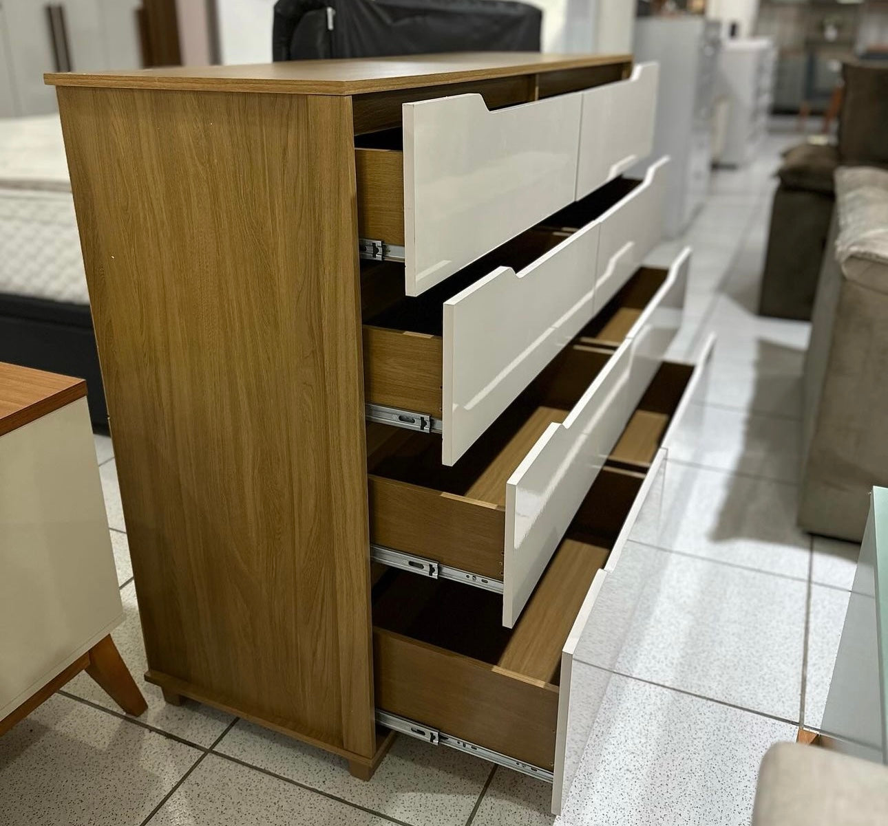 Cômoda 08 Gavetas Georgia Freijó Off White Moval - Móveis furniture