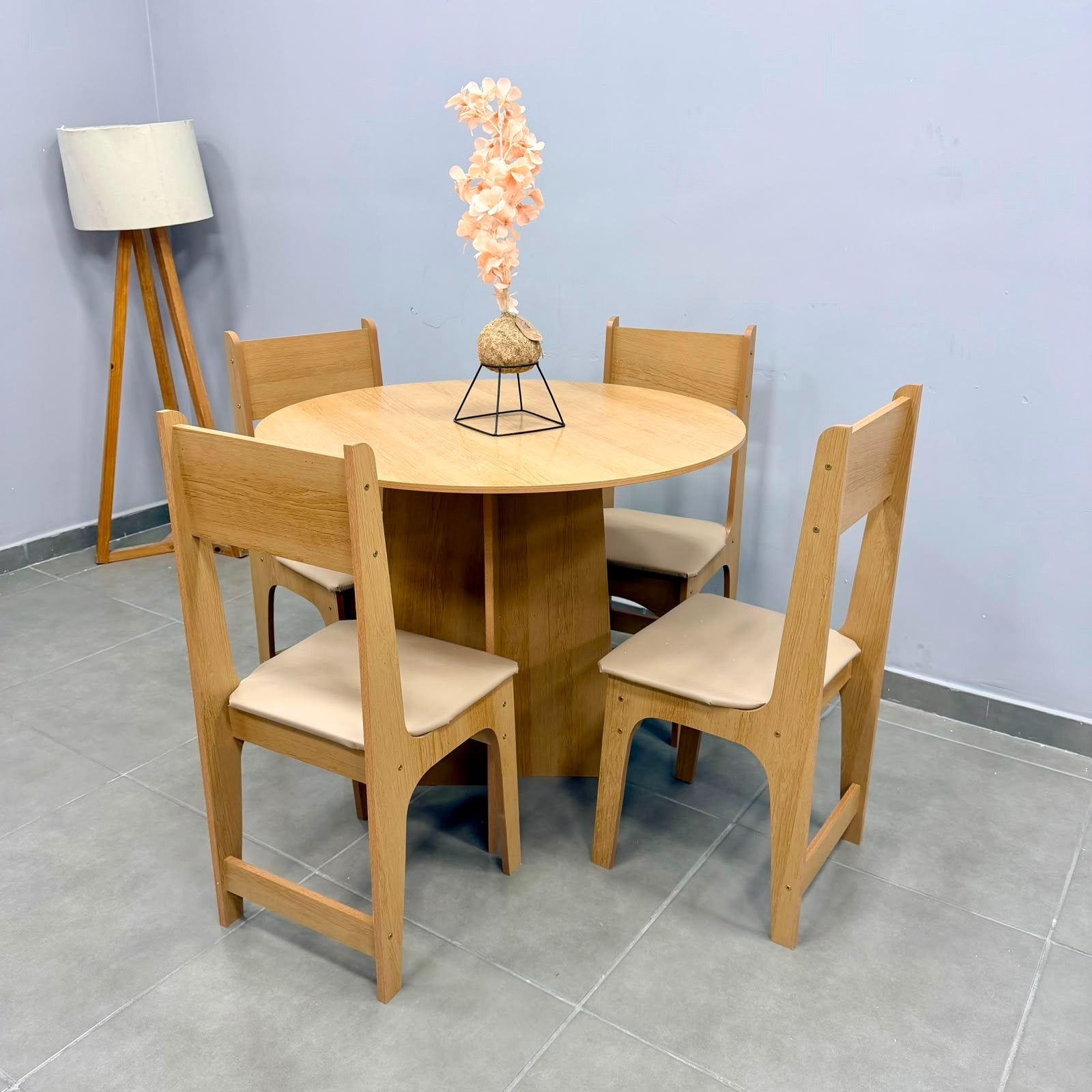 Mesa de Jantar Cindy Circular 90×90 c/4 Cadeiras Delta – Mel