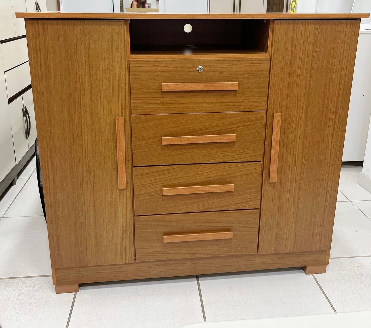 Cômoda Versales 4 Gavetas e 2 Portas Imop Cinamomo - Móveis furniture