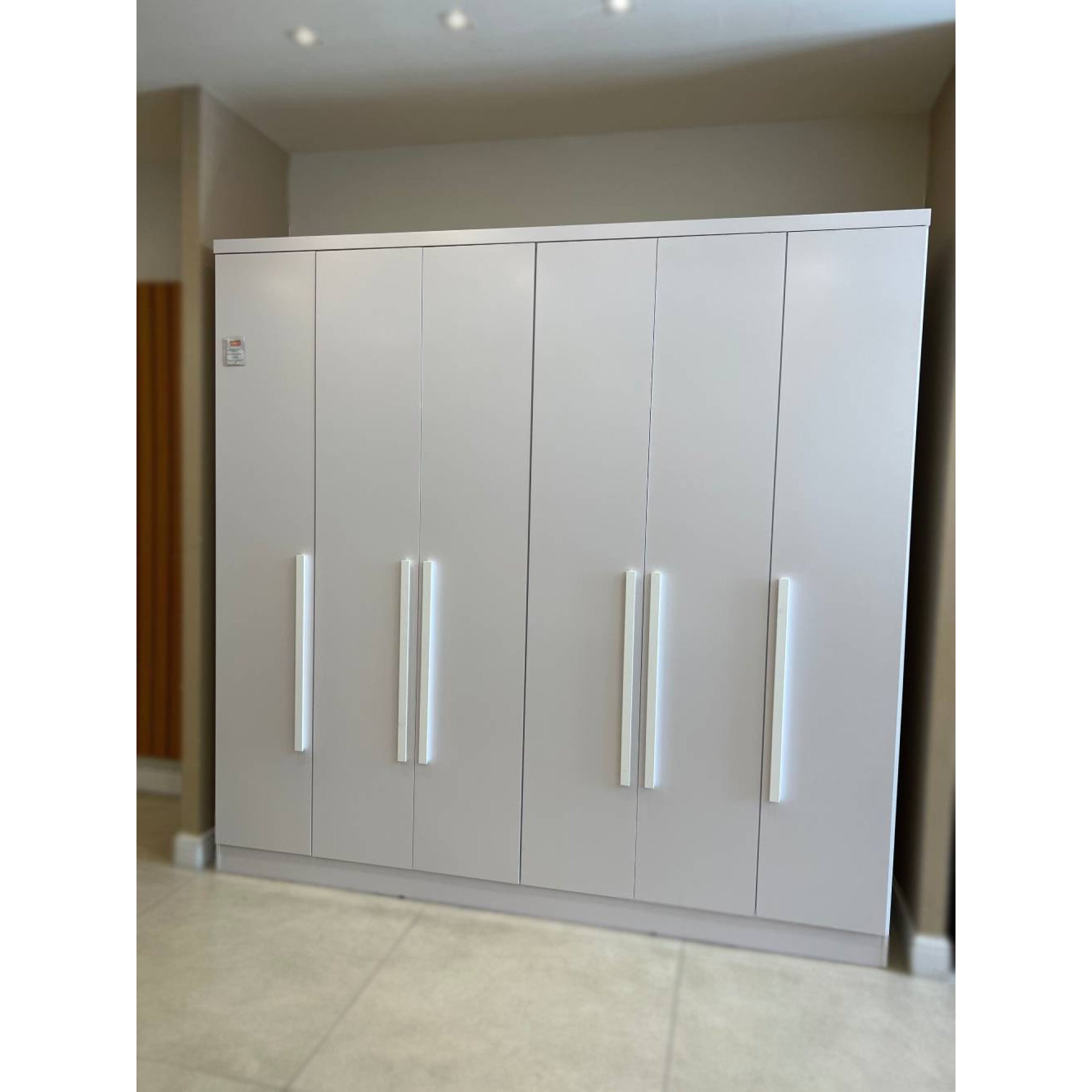 Roupeiro 6 Portas 4 Gavetas Veneza Larg. 2.39m Neve Tcil - Móveis furniture