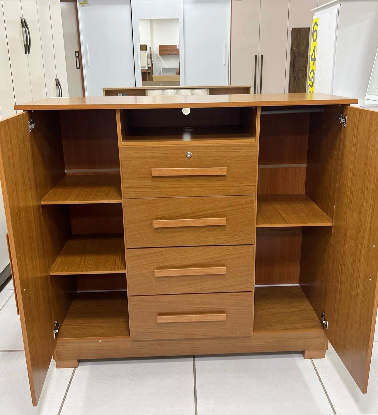 Cômoda Versales 4 Gavetas e 2 Portas Imop Cinamomo - Móveis furniture