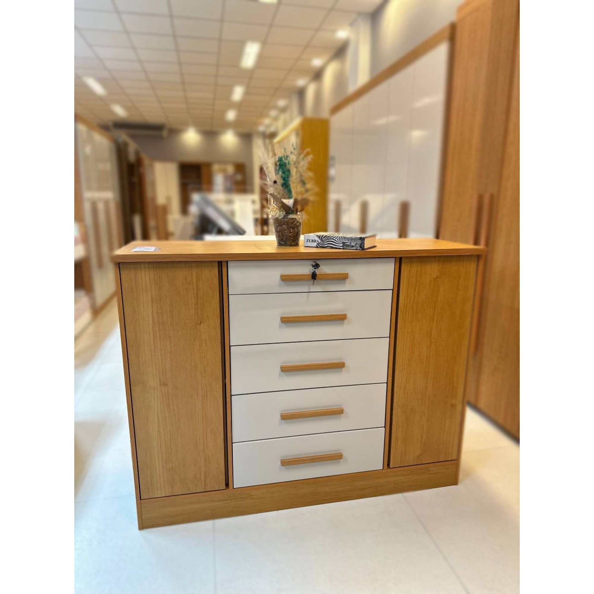 Cômoda Fortuna 2 Portas 5 Gavetas Tcil Móveis - Cinamomo/off White - Móveis furniture