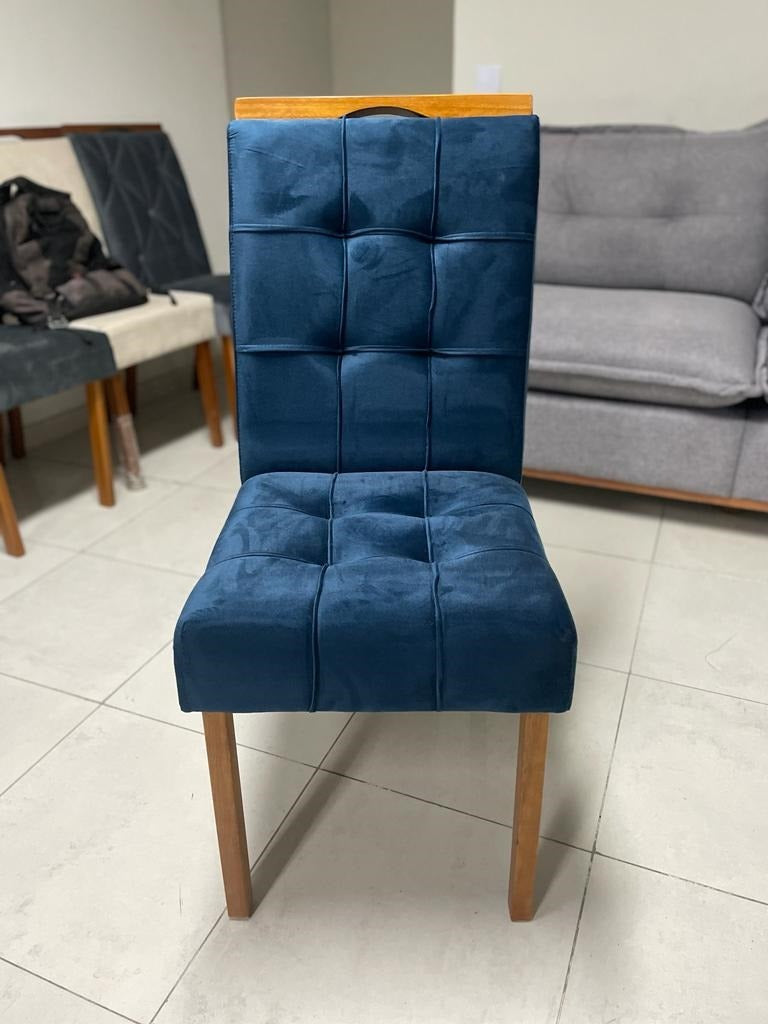 Mesa Redonda Celebrare 100 Amêndoa Clean/Off White com 4 Cadeiras Sophia Veludo Azul – LOPAS + WM DECOR