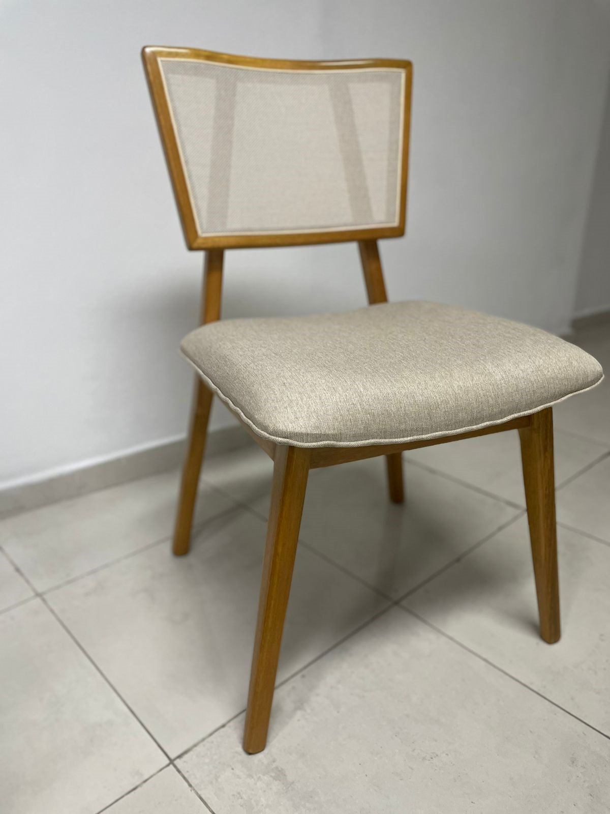 Kit 4 Cadeiras Ísis Champagne/Linho Saturno Bege 01 – - Móveis furniture