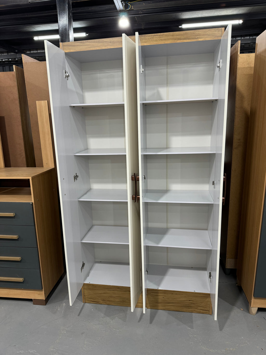 Armário Multiuso 4 Portas 8 Prateleiras Milão Evidência Móveis Nogueira off - Móveis furniture