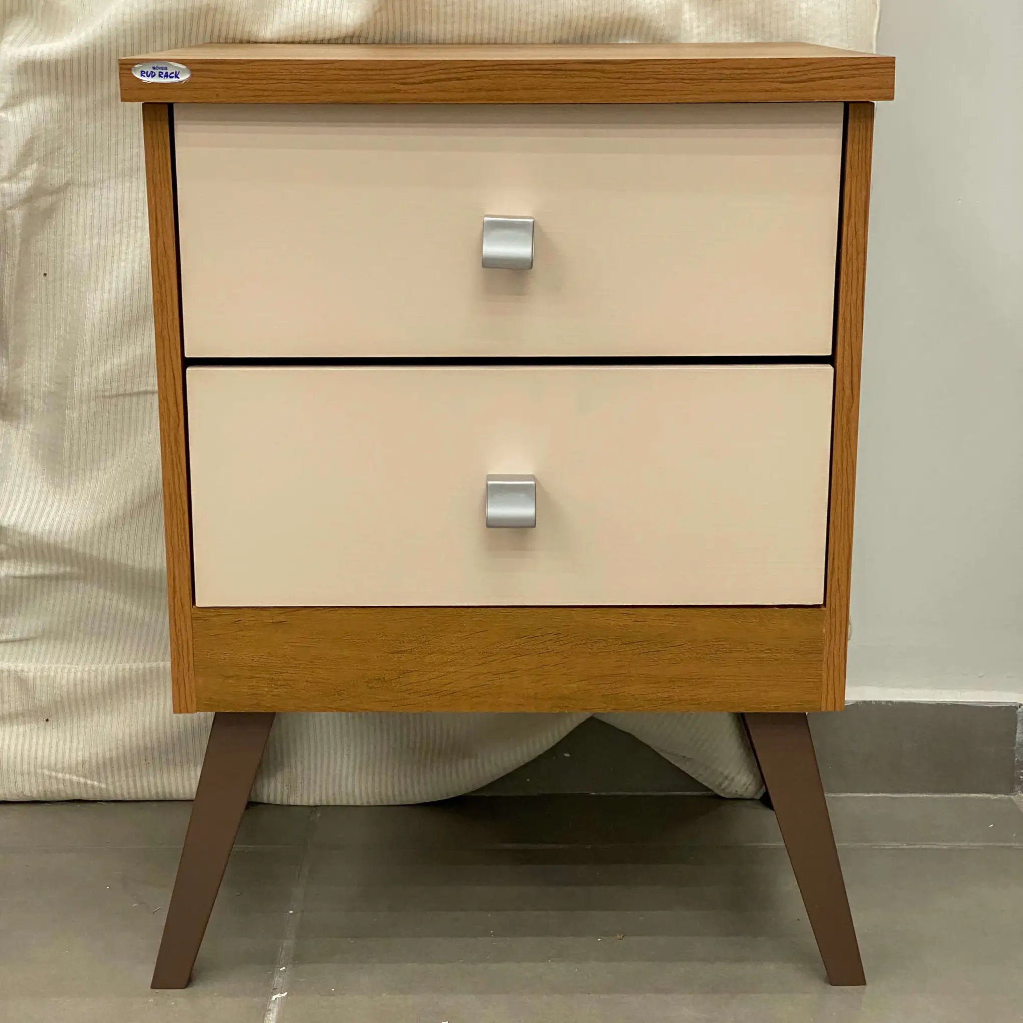 Mesa de Cabeceira Thor 2 Gavetas Rud Rack cedro areia