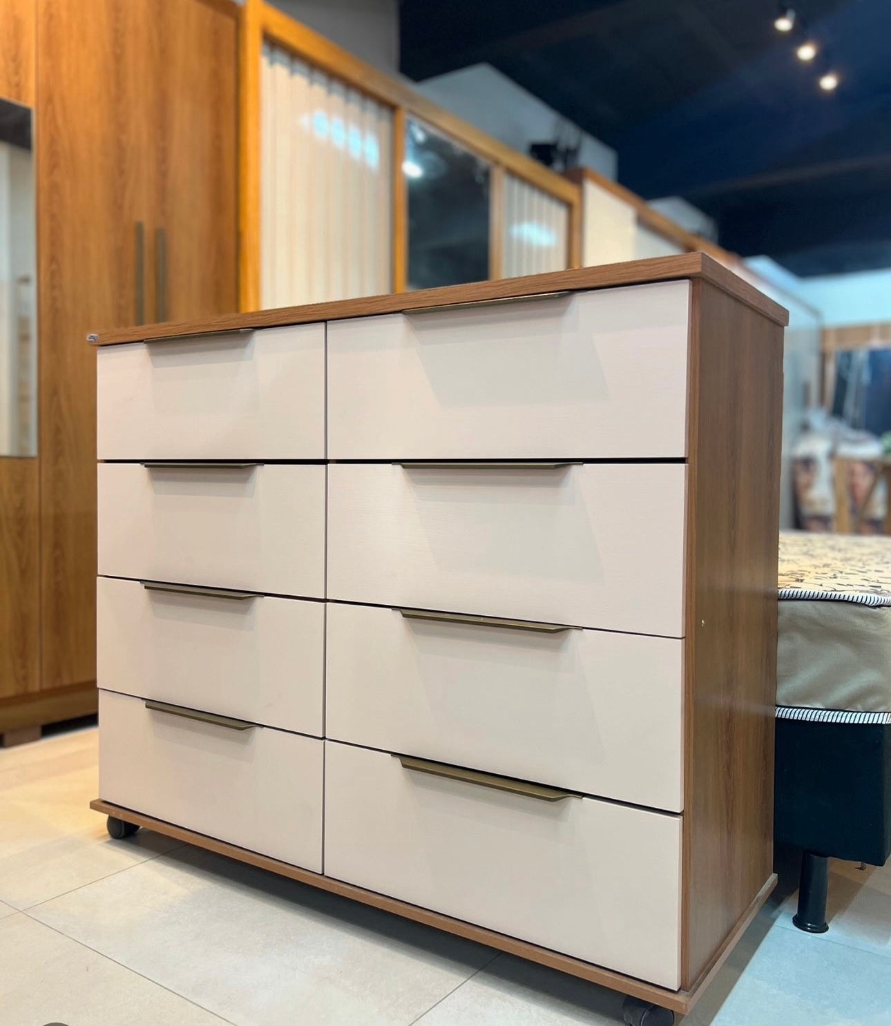 Cômoda Athenas 8 gavetas – Cedro/Areia - Móveis furniture