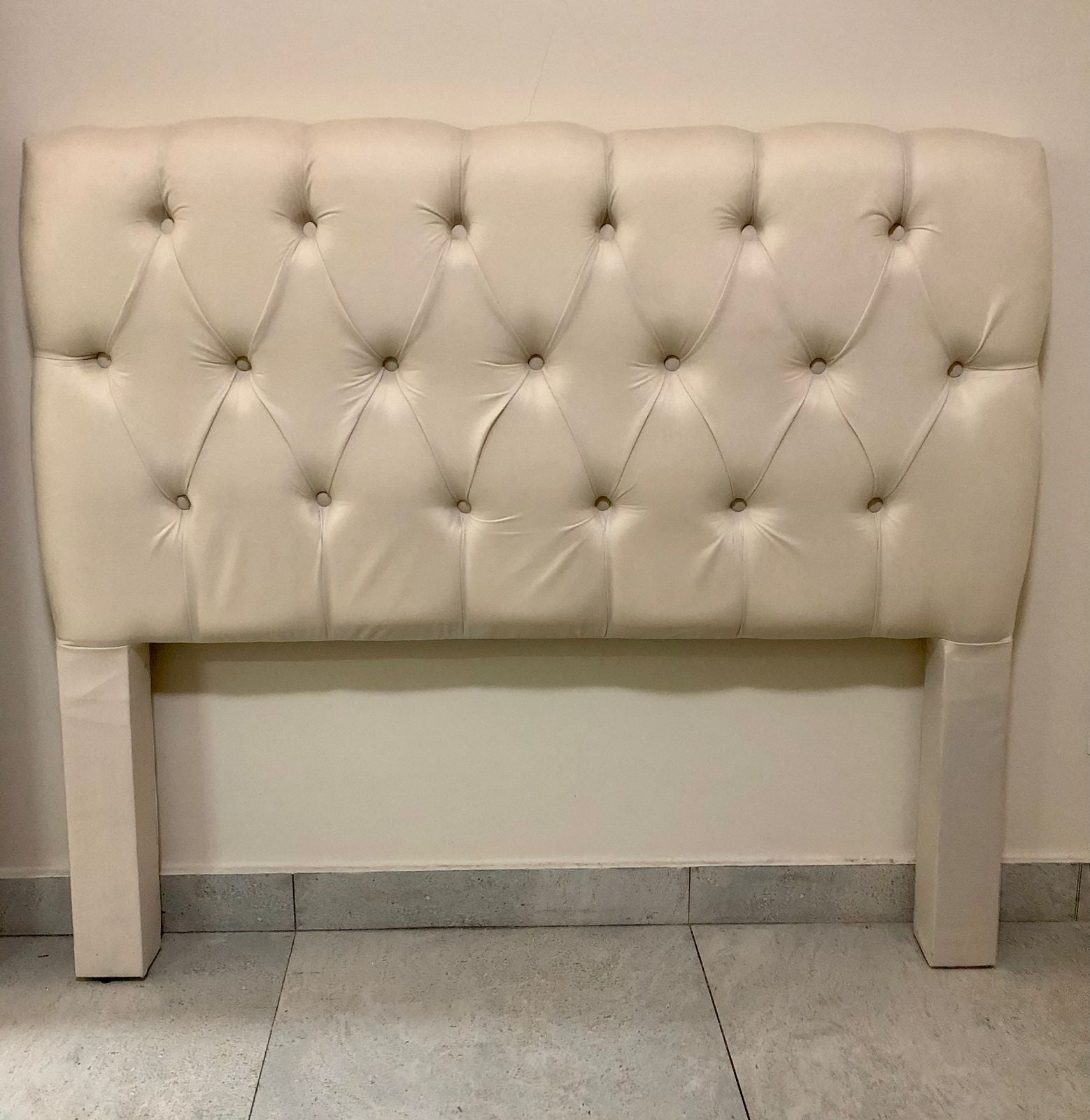 Cabeceira Casal Hera 140 Veludo Suede Bege