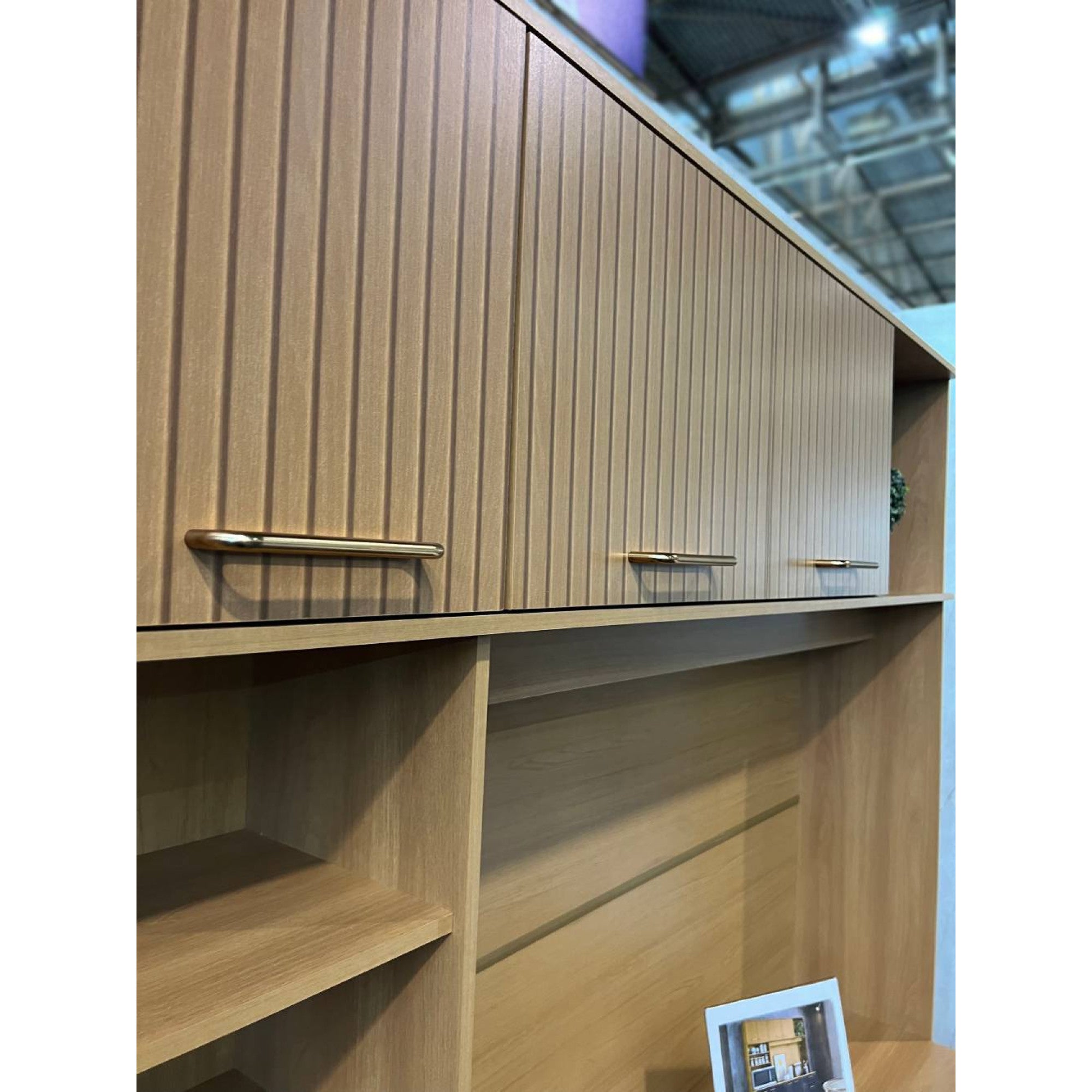 Kit Cozinha Núria Ripado 3D 9 Portas 1 Gaveta Larg. 1.80m Freijó/Off Poliman