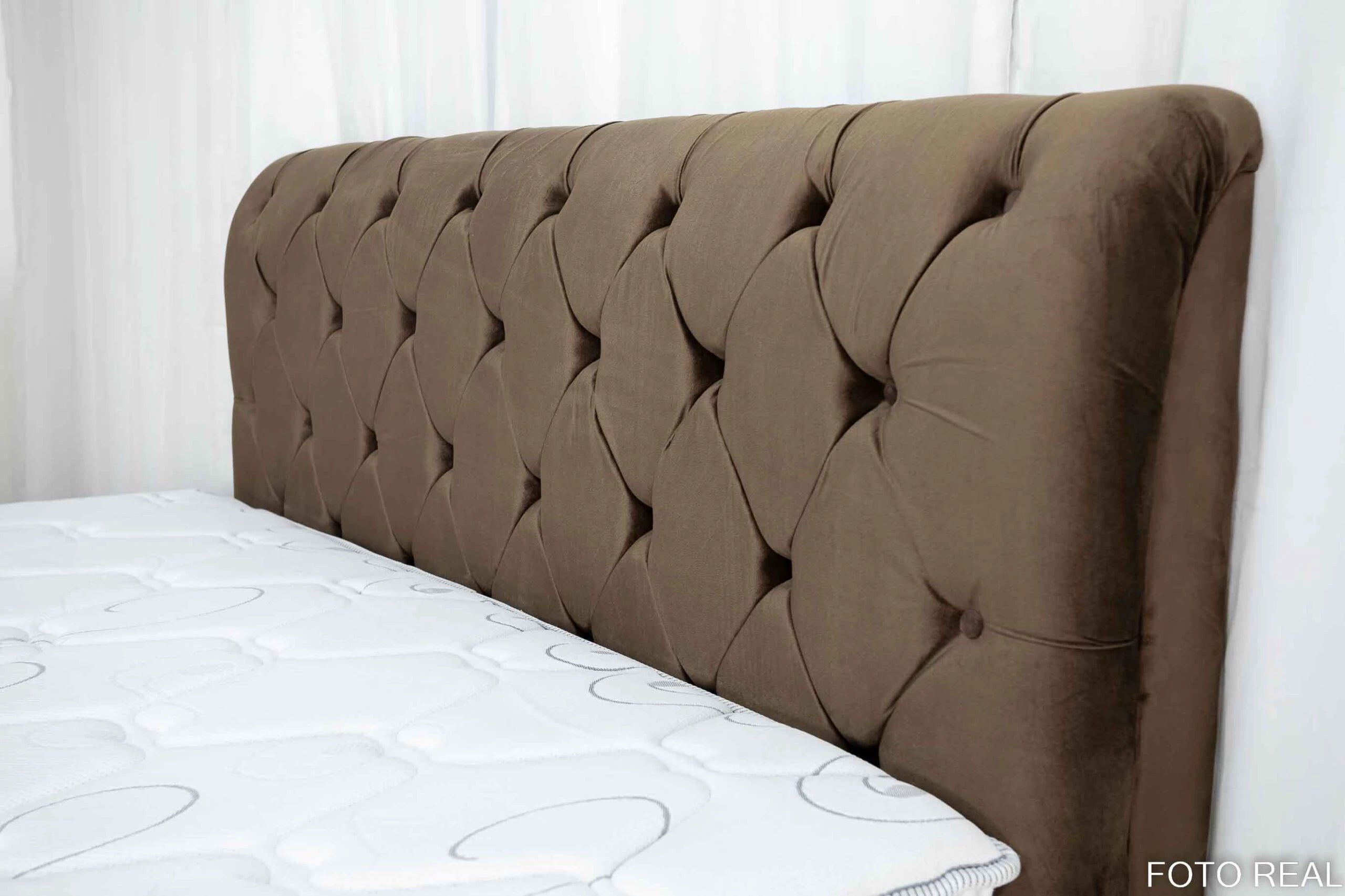 Cabeceira Queen Lavínia Veludo Marrom Larg. 1.60m - Móveis furniture