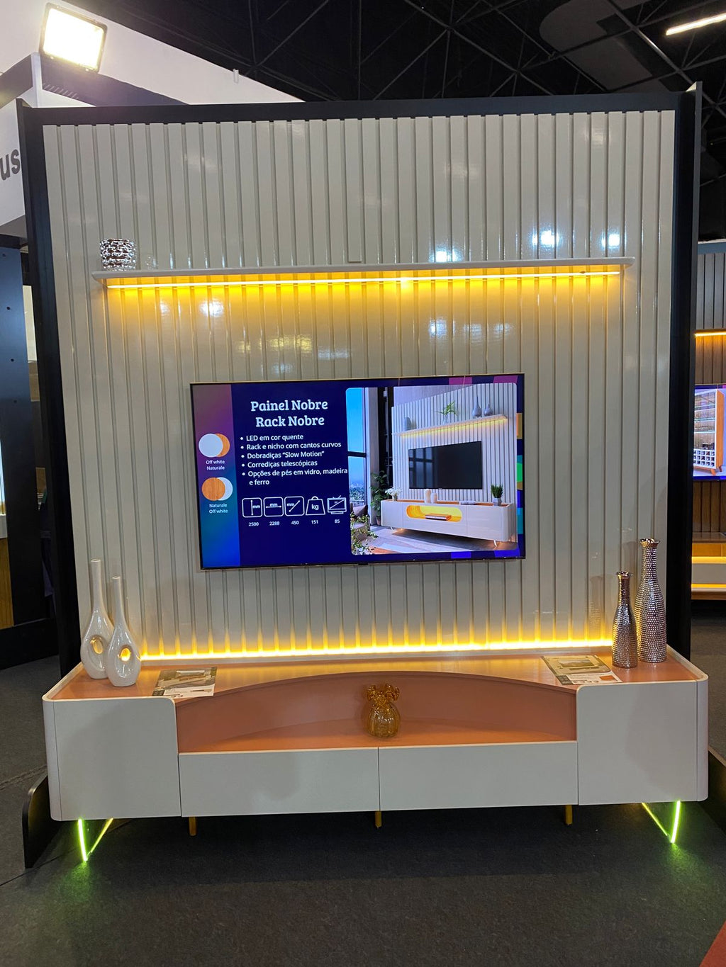 Painel até 85″ Nobre Off White + Rack Infinity 230 Off White/Terracota – GELIUS - Móveis furniture