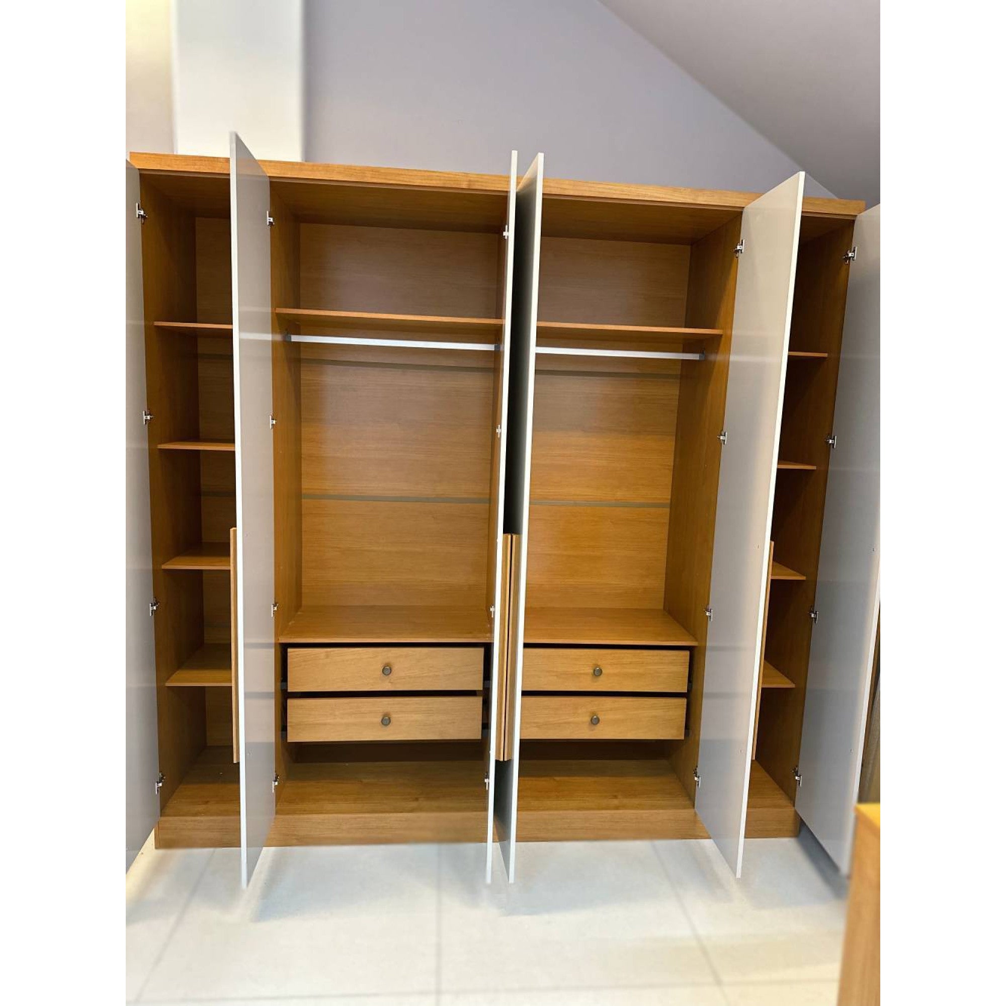 Roupeiro 6 Portas 4 Gavetas Veneza Larg. 2.39m Cinamomo/Off Tcil - Móveis furniture