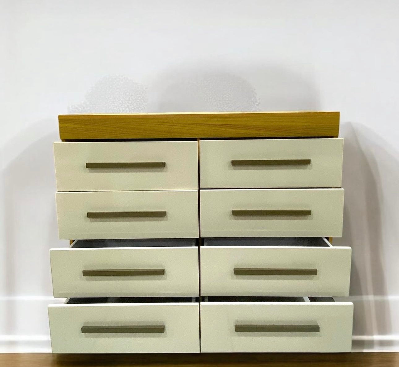 Cômoda Nalu 8 Gavetas cinamomo off