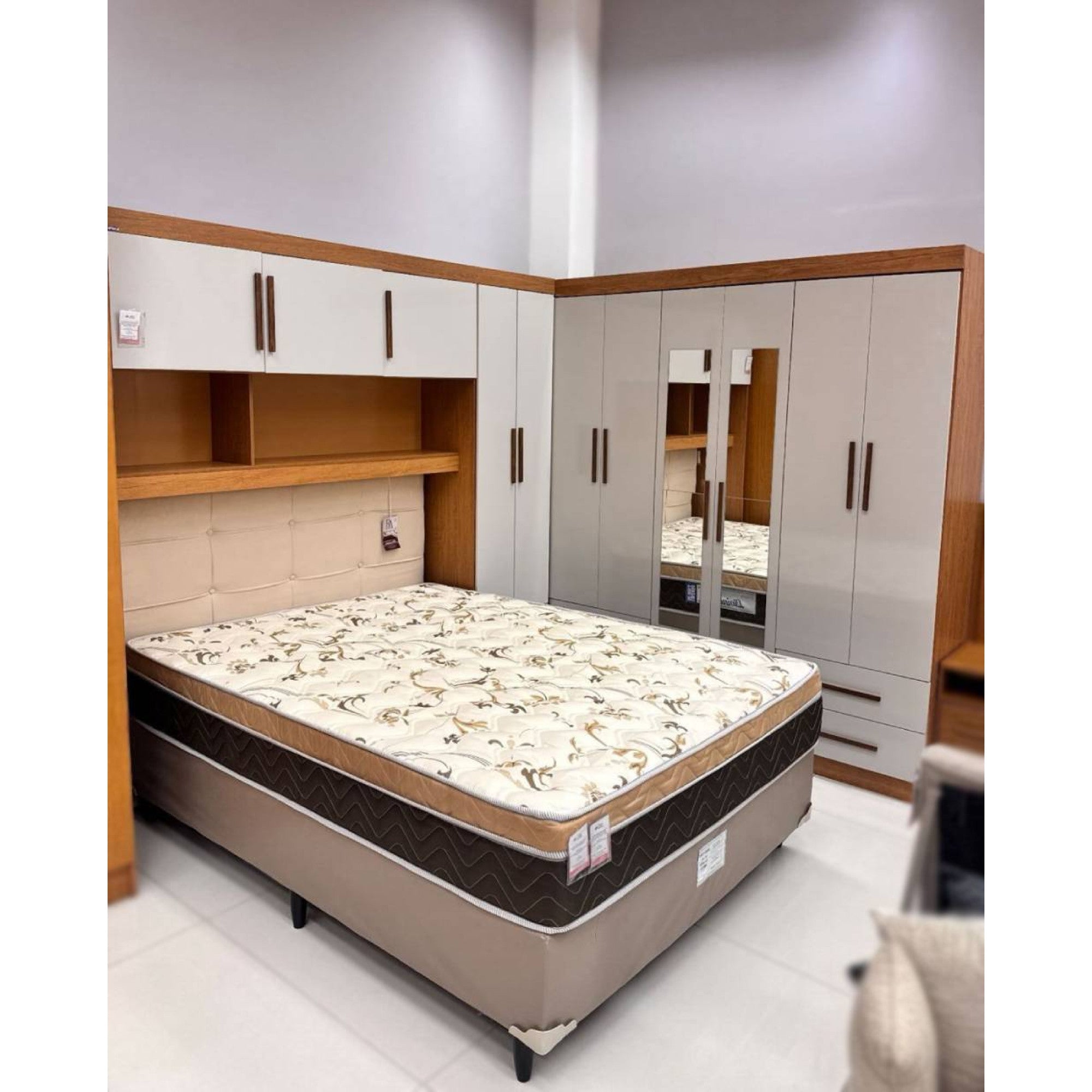 Guarda Roupa Modulado 5 Portas + Guarda-Roupa Casal 6 Portas 4 Gavetas Com Espelhos Hercules -Cinamomo/ Off White