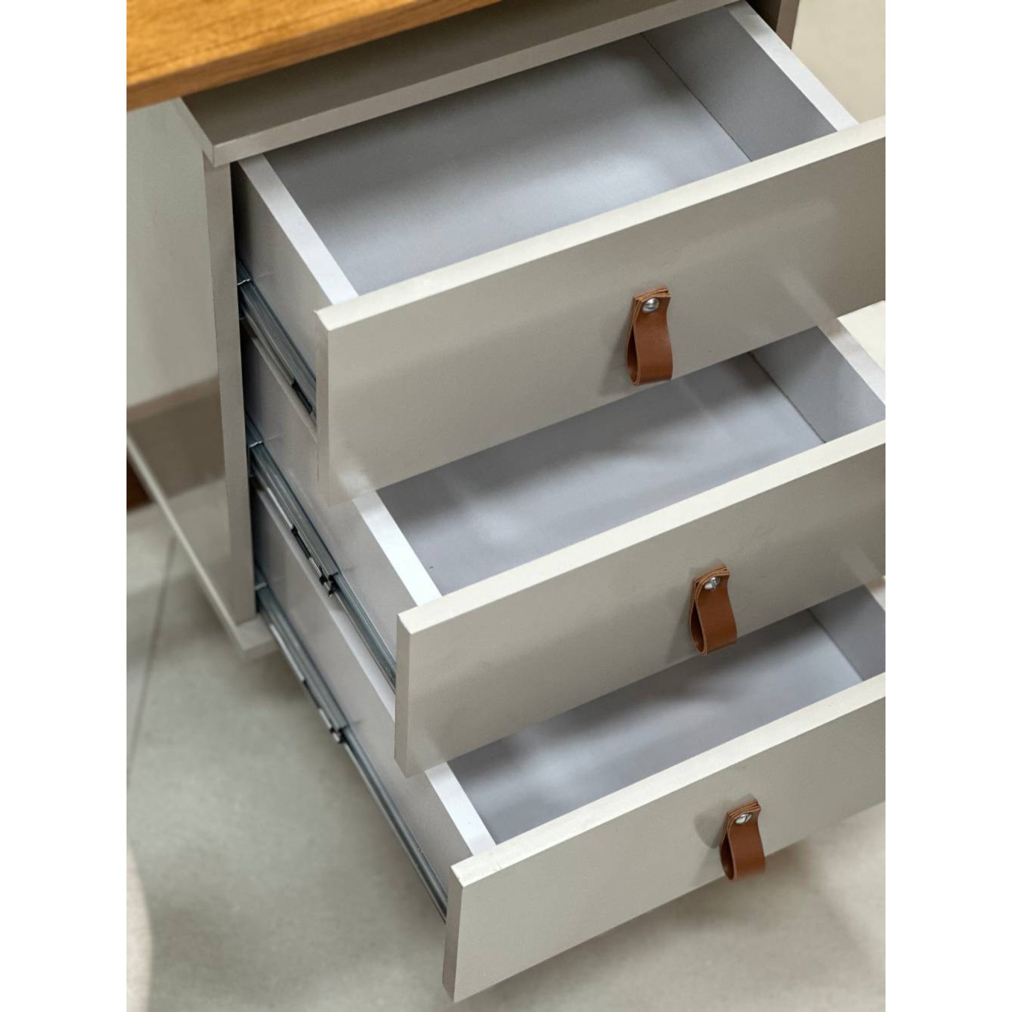 Escrivaninha Gaby Cinamono/Off White – JCM MOVELARIA