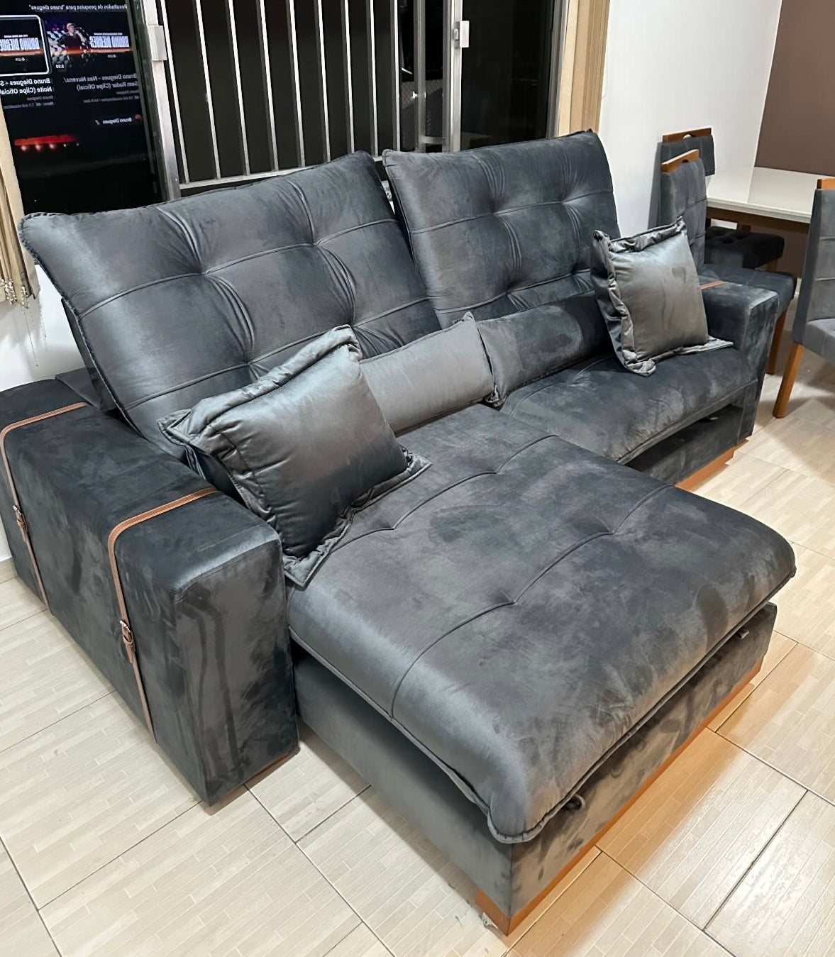 Sofá Toronto 4 Lugares Retrátil e Reclinável Veludo 250cm Di Vitrine CINZA CHUMBO