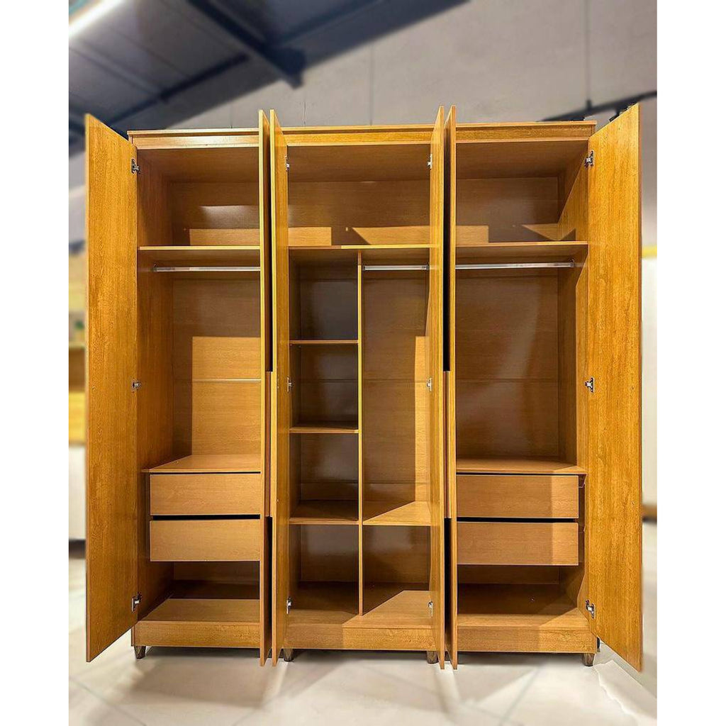 Roupeiro Oxford 6P sendo 4P Ripadas e 4G Peroba