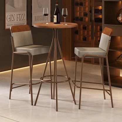 Mesa Bistro 1575 com 2 Banquetas 1753 Redonda em Aço e Tampo Madeirado Carraro