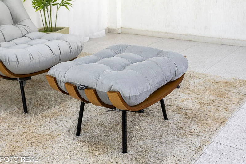 Poltrona com Puff Florença Veludo Prata