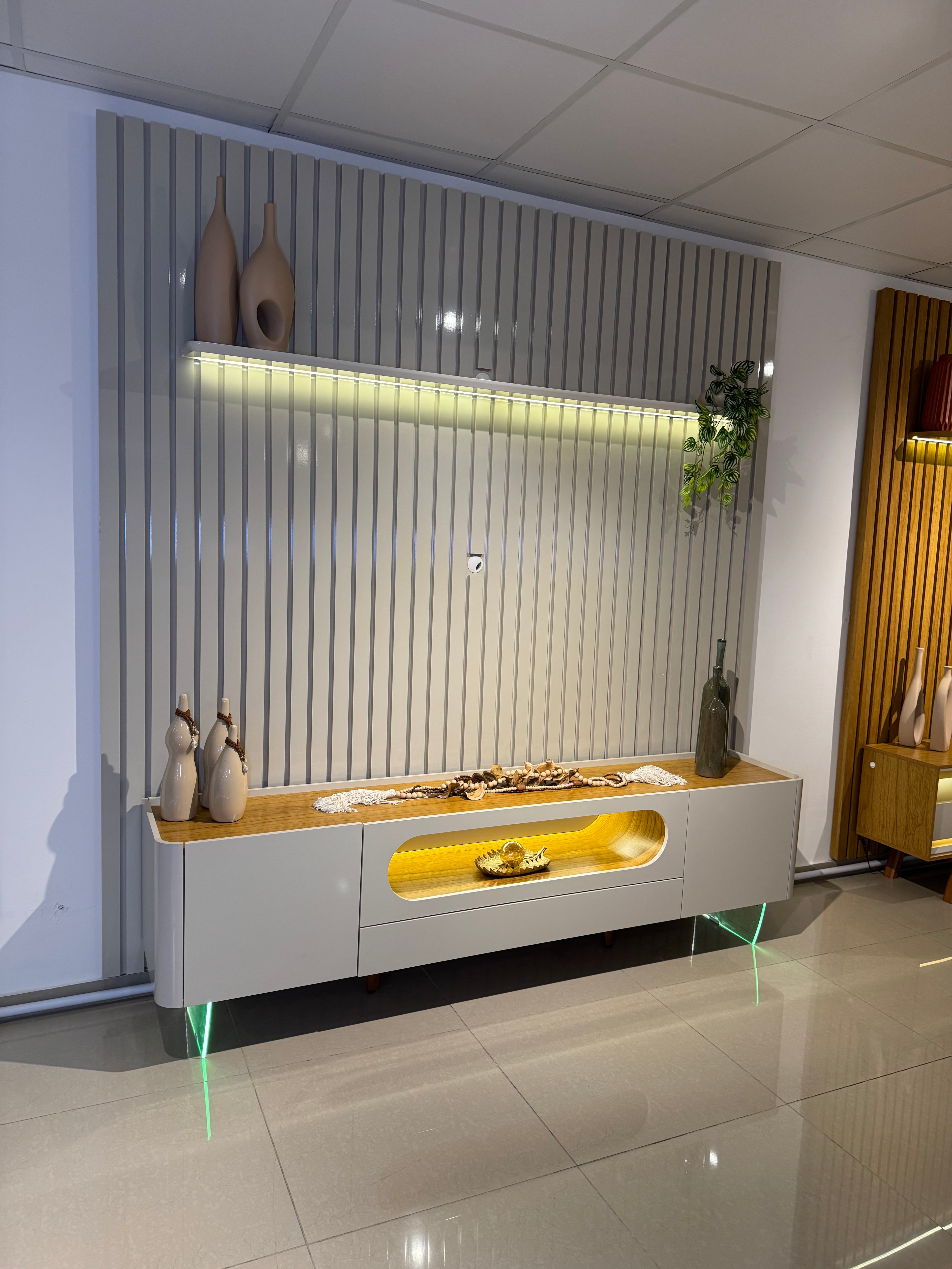 Rack com Painel Nobre 85″