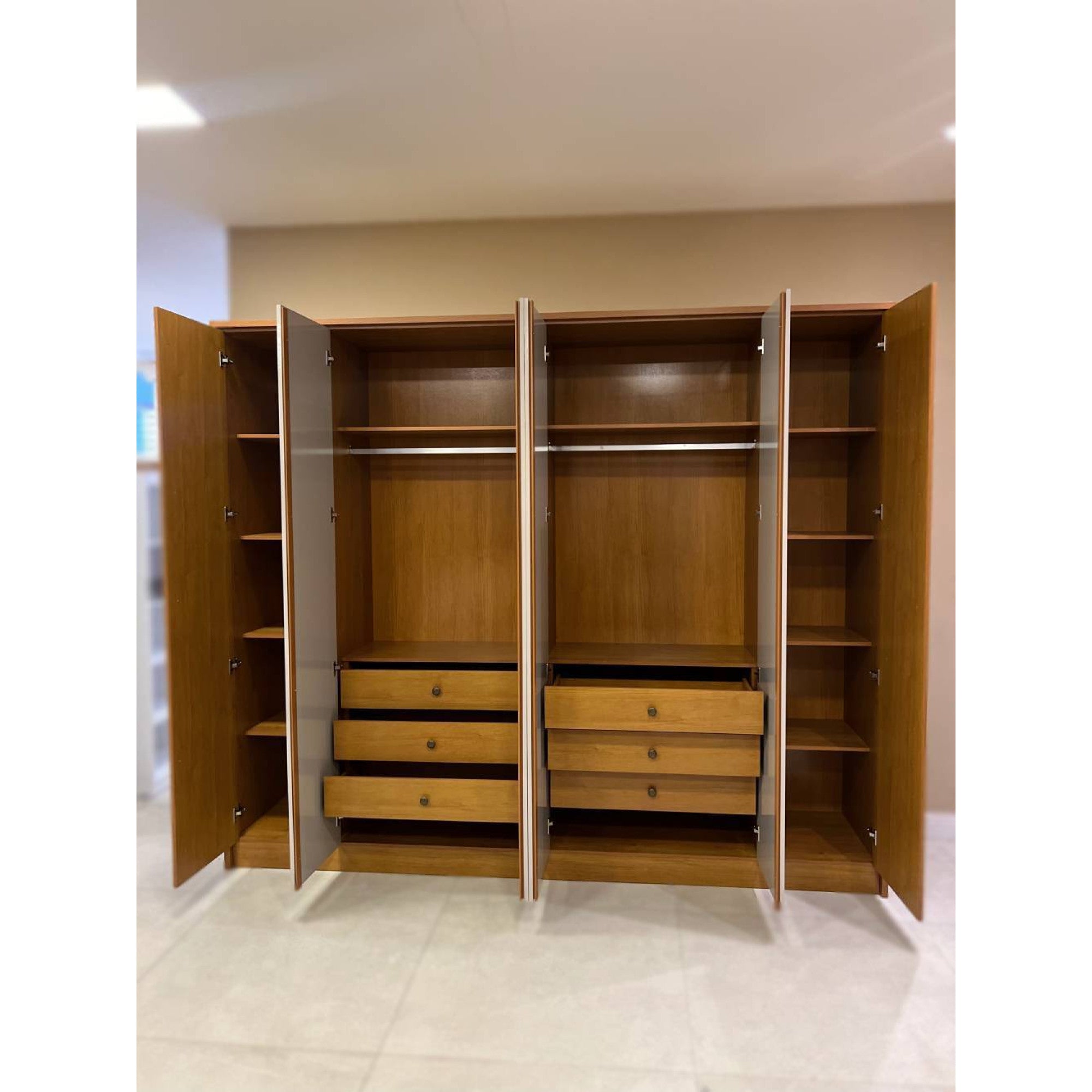 Guarda Roupa Casal 6 portas 6 gavetas Barcelona Ripado