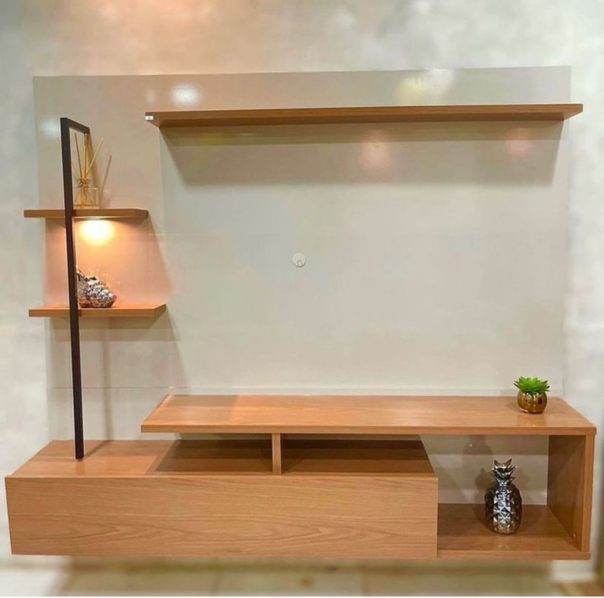 Home Suspenso até 58″ Maragogi Off White/Freijó – COLIBRI