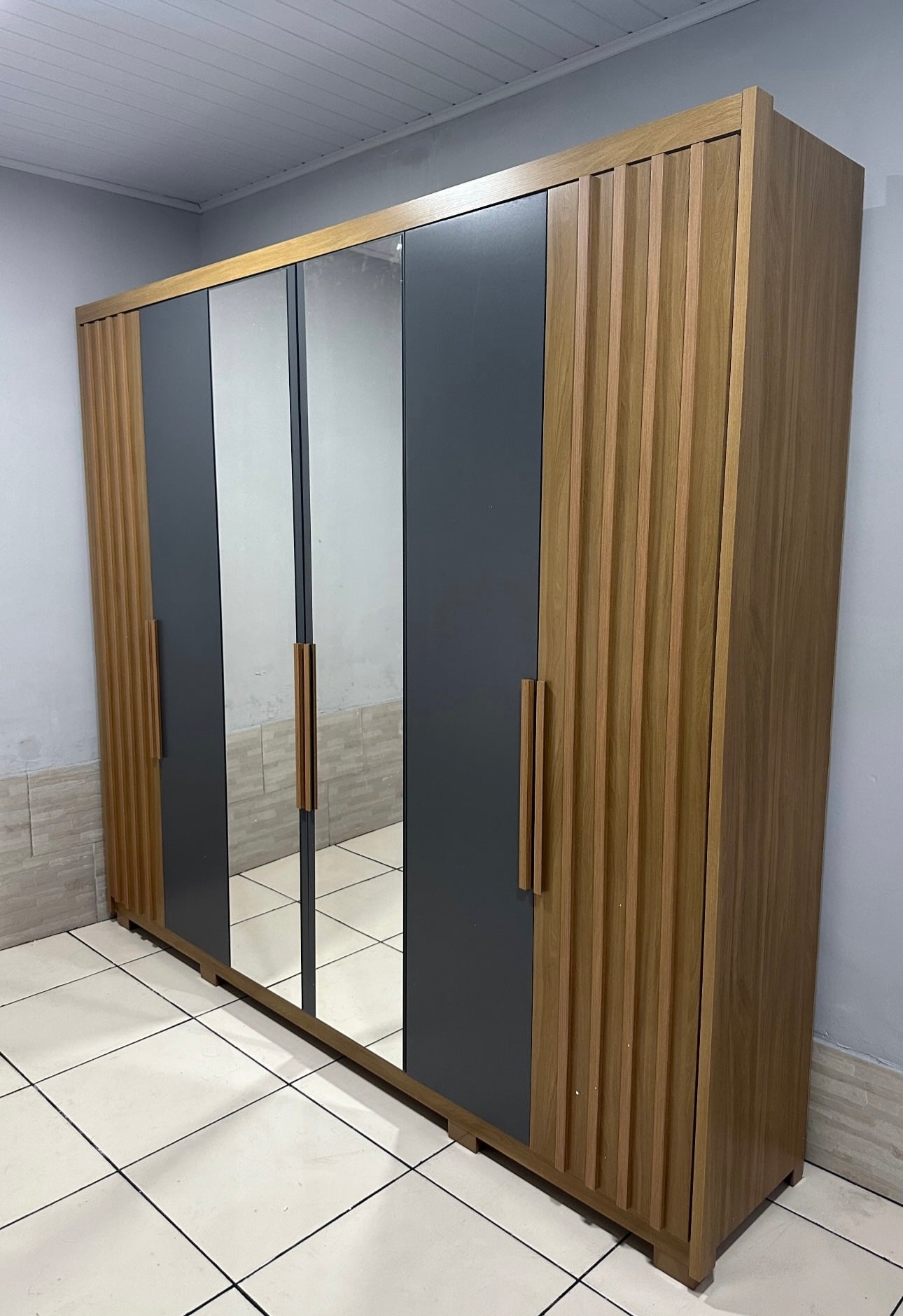 ROUPEIRO ARAGUAIA 6PTS RIPADO C/ESP - 260CM