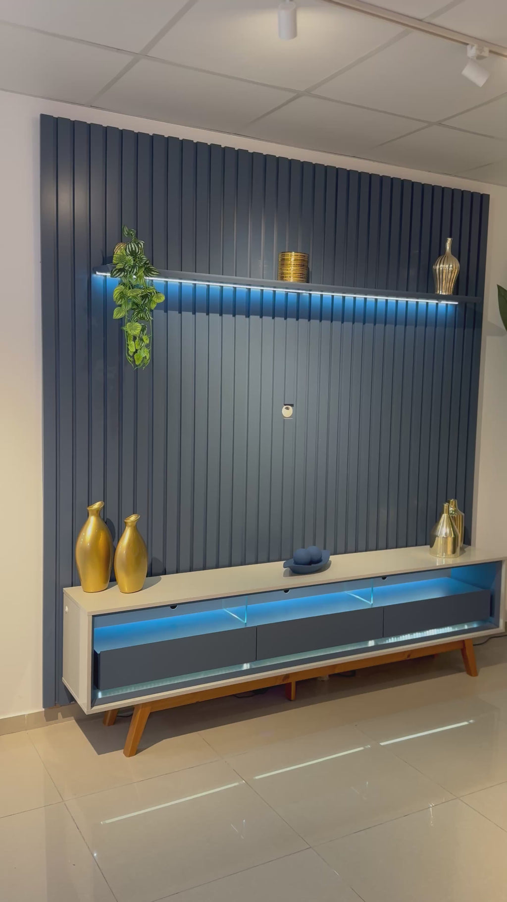 Conjunto Painel Nobre 230 Azul Royal e Rack Requinte 212 Pes Vidro Off White Azul Royal Gelius